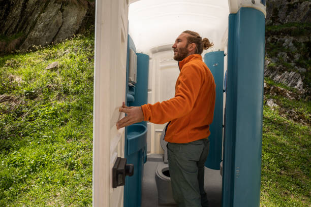 Portable Toilet Options We Offer in Bernie, MO